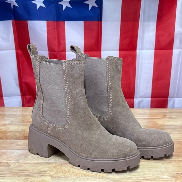 Steve Madden Tan Suede Ankle Booties - Picture 1 of 4